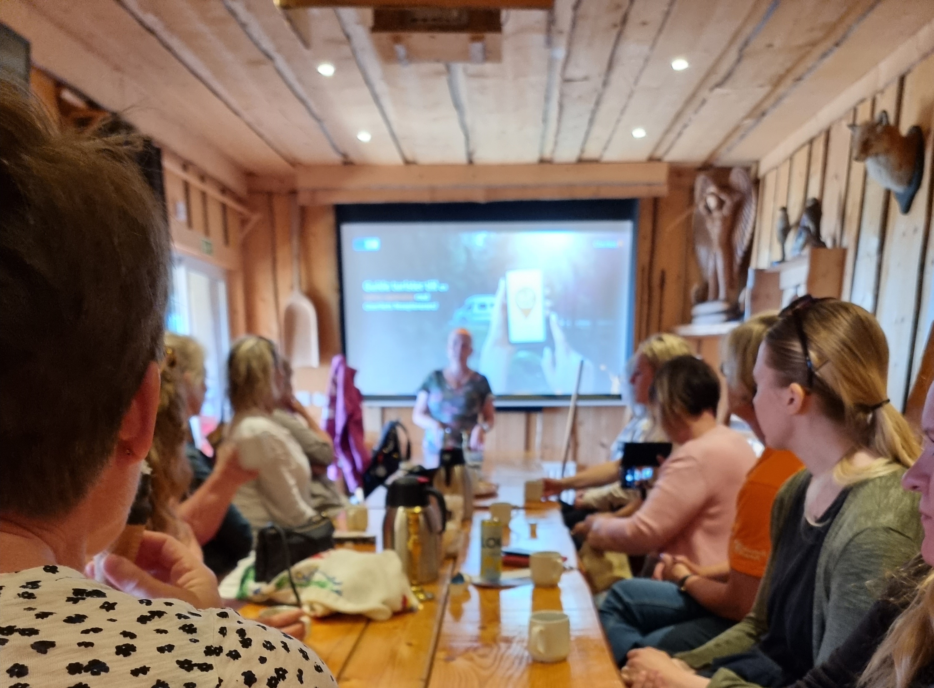 Grupp i konferenslokal